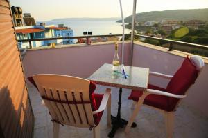 Balkon lub taras w obiekcie Stroubis Studios I