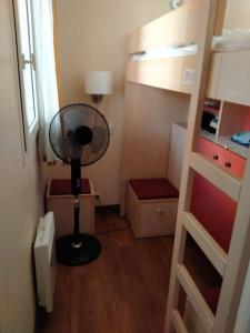 Postel nebo postele na pokoji v ubytování Superbe Duplex Cap Esterel VUE MER