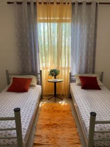 Postel nebo postele na pokoji v ubytování Countriside Holiday Villa