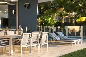 Bassein majutusasutuses Pavillions 17 Waterfront with Private Pool and Buggy või selle lähedal
