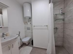 Ένα μπάνιο στο Sobe Zizi