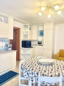 Kuchyň nebo kuchyňský kout v ubytování PVR Holiday Home + 21 fotografií