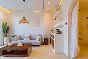 Istumisnurk majutusasutuses Romantic Honeymoon Haven Amara Suites 2 in Canggu
