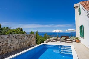 Bazén v ubytovaní Holiday home Mely alebo v jeho blízkosti