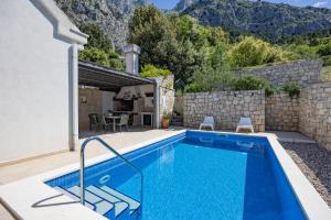 Bazén v ubytovaní Holiday home Mely alebo v jeho blízkosti