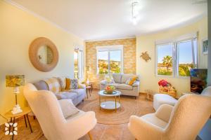 Posezení v ubytování Villa Celeste by Abahana Villas