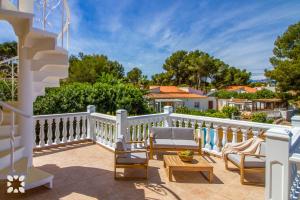 Balkón nebo terasa v ubytování Villa Celeste by Abahana Villas
