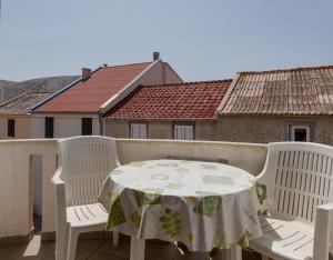 Fotografie z fotogalerie ubytování Apartments Center Pag 50 m to the sea v destinaci Pag