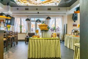 Restoran või mõni muu söögikoht majutusasutuses Zefir SPA