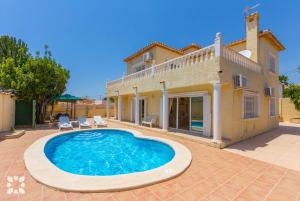 Bazén v ubytování Villa Delicia by Abahana Villas nebo v jeho okolí