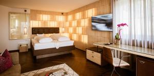 Postel nebo postele na pokoji v ubytování Hotel Schönblick