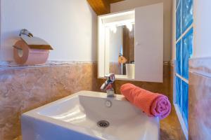 Kúpeľňa v ubytovaní Stone House Ana Funtana + 25 fotografií