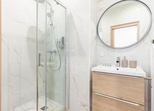 Koupelna v ubytování Beau deux pièces cozy avec terrasse n11 + 7 fotografií