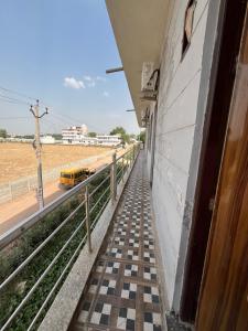 Un balcón o terraza de Priyakant inn