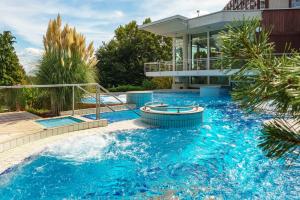Bazén v ubytovaní Ensana Thermal Aqua alebo v jeho blízkosti