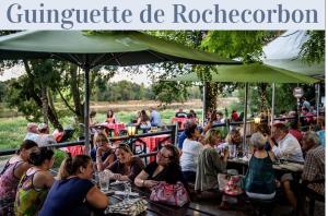Hostia v ubytovaní Chambre Jungle dans maison d'hote "Le Petit Clouet"- Rochecorbon
