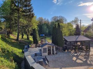 Ogród w obiekcie Apartamenty Salamandra
