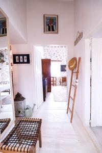 Imagen de la galería de Rustic house in Ano Syros, en Ano Syros 39 fotos más