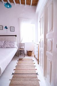 Imagen de la galería de Rustic house in Ano Syros, en Ano Syros