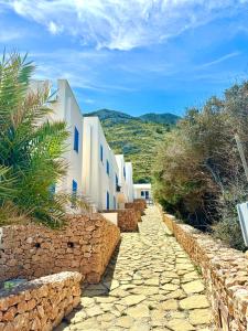 a stone path leading up to a building at Bilocale Bellavista in Marettimo