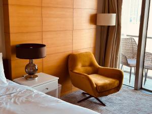 O zonă de relaxare la Emaar Fashion avenue-Formerly The Address Dubai Mall residence - Downtown-Suitestay