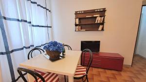 Χώρος καθιστικού στο Blue Breeze Apartment