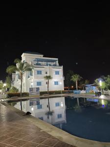 Kolam renang di atau dekat dengan Appartement prestigieux à Smir Park M'diq