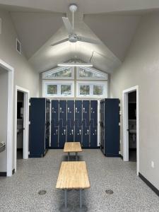 Foto dalla galleria di SoHa Escape - Indoor pool, hot tub a South Haven