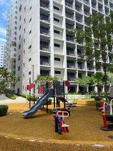 Ο χώρος παιχνιδιού για παιδιά στο Aesthetic walking distance to MOA,near NAIA AIRPORT with NETFLIX,MINIVIDEOKE,BOARDGAMES-DUXE3