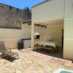 Majoituspaikan Casa moderna com piscina keittiö tai keittotila