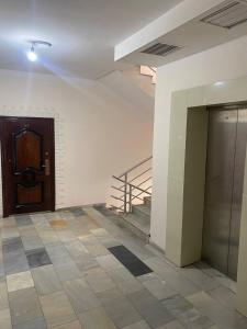 Afbeelding uit fotogalerij van Квартира 3-ух Комнатная в центре города in Fergana +20 foto's