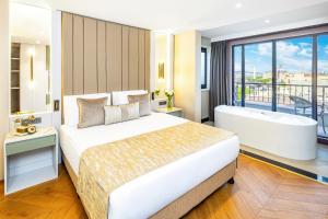 Postel nebo postele na pokoji v ubytování Rast Hotel Sultanahmet