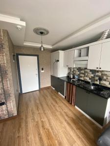 Dapur atau dapur kecil di YUSUF KARGI- Günübirlik Turizm Evleri