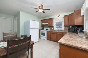 Kuchyň nebo kuchyňský kout v ubytování Yellow Cherry - Pet friendly Close to town and Beach