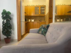 Khu vực ghế ngồi tại Cool - 2 Minutes From Sea