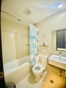 Koupelna v ubytování Mactan Newtow Enjoy Family Staycation