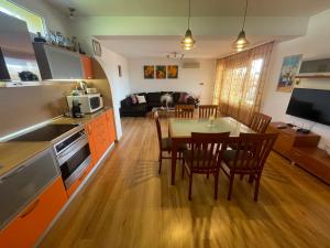 Köök või kööginurk majutusasutuses Villa Omnia