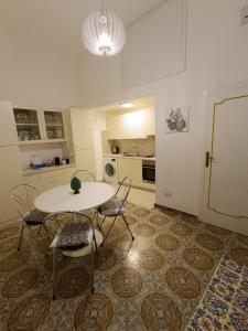Foto dalla galleria di A MENNULARA, Appartamento Taormina Centro a Taormina
