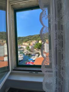 Nespecifikovaný výhled na hory nebo výhled na hory při pohledu z bed and breakfast