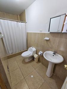 Koupelna v ubytování Hospedaje Las Parraz