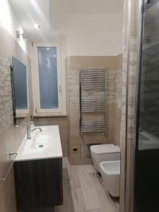 Koupelna v ubytování Casa Ramalma tra Milano-Rho Fiera, Milano, Monza, Como