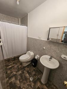 Koupelna v ubytování Hospedaje Las Parraz + 37 fotografií