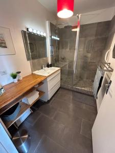 Photo de la galerie de l'établissement Appartement Refait à Neuf 3 lits deux chambres parking, à Boulogne-Billancourt