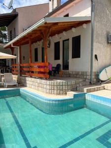 Φωτογραφία από το άλμπουμ του GRAMISI apartments σε Kruče