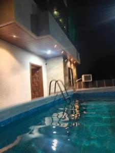 Galeriebild der Unterkunft Ultra Luxurious 4BHK Villa with Swimming Pool, Jacuzzi & Pool Table in Indore + 13 Fotos