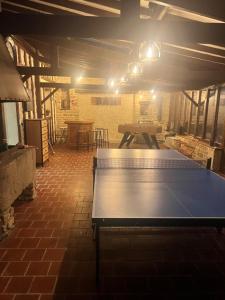 Πινγκ πονγκ στο la veranda ή εκεί κοντά +18 φωτογραφίες