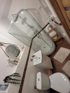 Ένα μπάνιο στο Farmer's House +7 φωτογραφίες