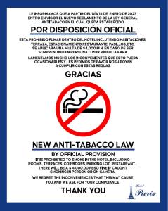 - un panneau interdisant de fumer et un panneau interdisant les sushis dans l'établissement Hotel Paris, à Tijuana