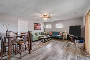 Imagen de la galería de Lake Studio Casita, en Akron 34 fotos más