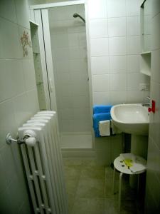A bathroom at A un Passo dai Sassi